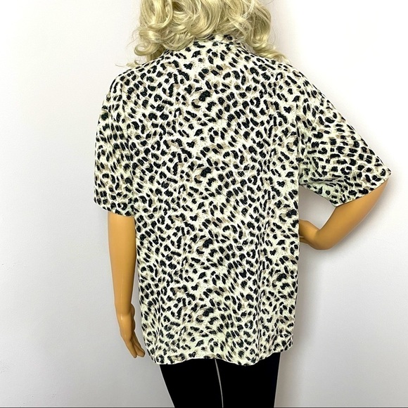 Vintage Women's 100% Silk Animal Print Button-Down Top, Size Medium - Picture 6 of 14